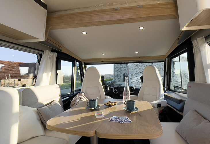 Interieur Pilote-G720fgj