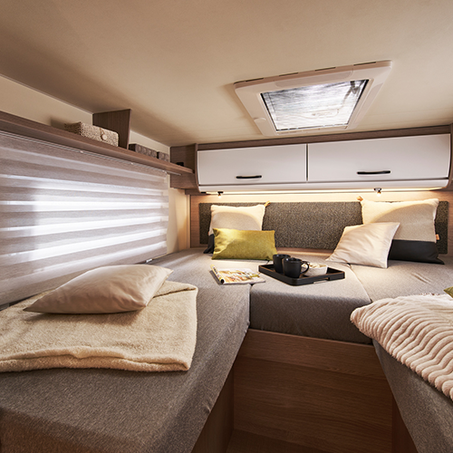 Lyseo Bürstner Time SkyLine Edition T 690 G bed