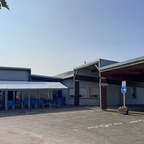 Excellent transit campsite in France: camping du Lac de Villegusien