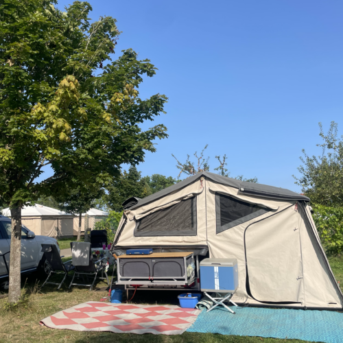 Excellent transit campsite in France: camping du Lac de Villegusien