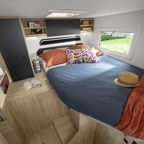 Camping at 2.10 width in the compact Challenger S215