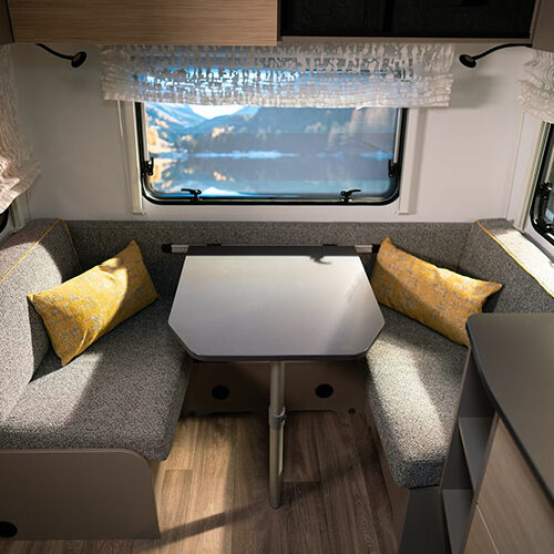 NIEUW! NEXT 380: lichtgewicht caravan van Fendt