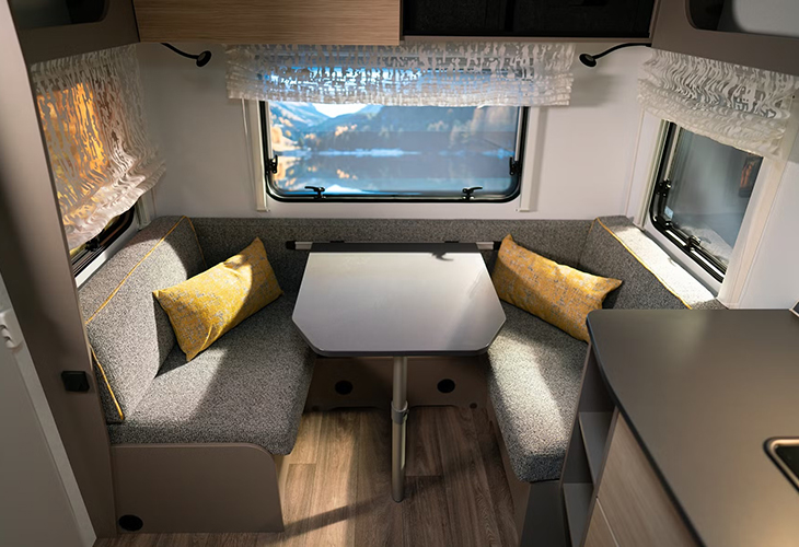 NIEUW! NEXT 380: lichtgewicht caravan van Fendt