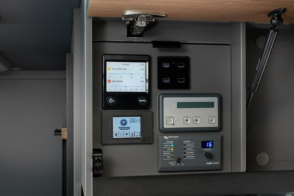 Niesmann+Bischoff iSmove 2027 control panel with energy display, Alde heating unit and Victron inverter charger