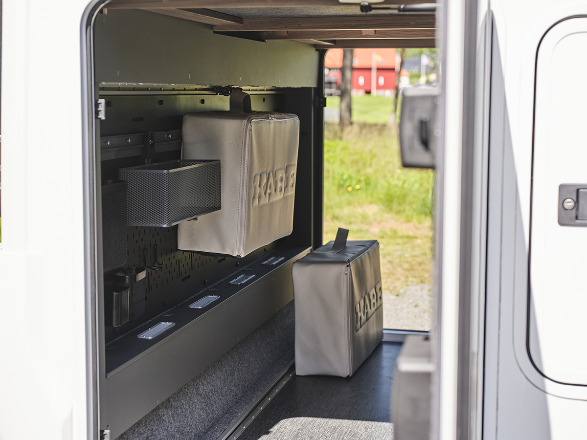 Kabe Novum Compact 720 LXL rear storage compartment with FlexiStorage bags and mesh organiser