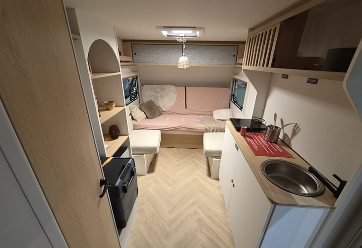LMC e:dero 470 K proves that a spacious family caravan doesn’t have to be heavy